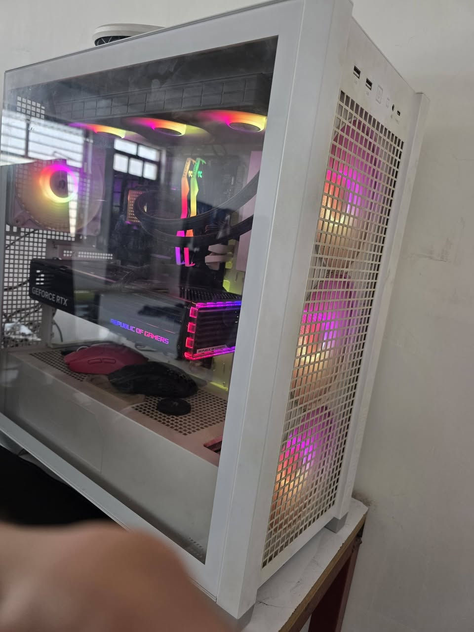 للبيع

Intel Core i9-14900KF
ASUS ROG STRIX RTX 4070 Ti OC
ASUS TUF Gaming B760-PLUS MiFi
RAM 32GB 6000MHz RGB
NVMe Lexar 1TB (7400MB/s)
ASUS 360mm
PSU FSP Hydro Pro 800W
Case ASUS TUF GT302 White


**إذا كنت صاحب هذا الإعلان وتريد حذفه لأي سبب، رجاءا أرسل رسالة إلى الدعم الفني**
