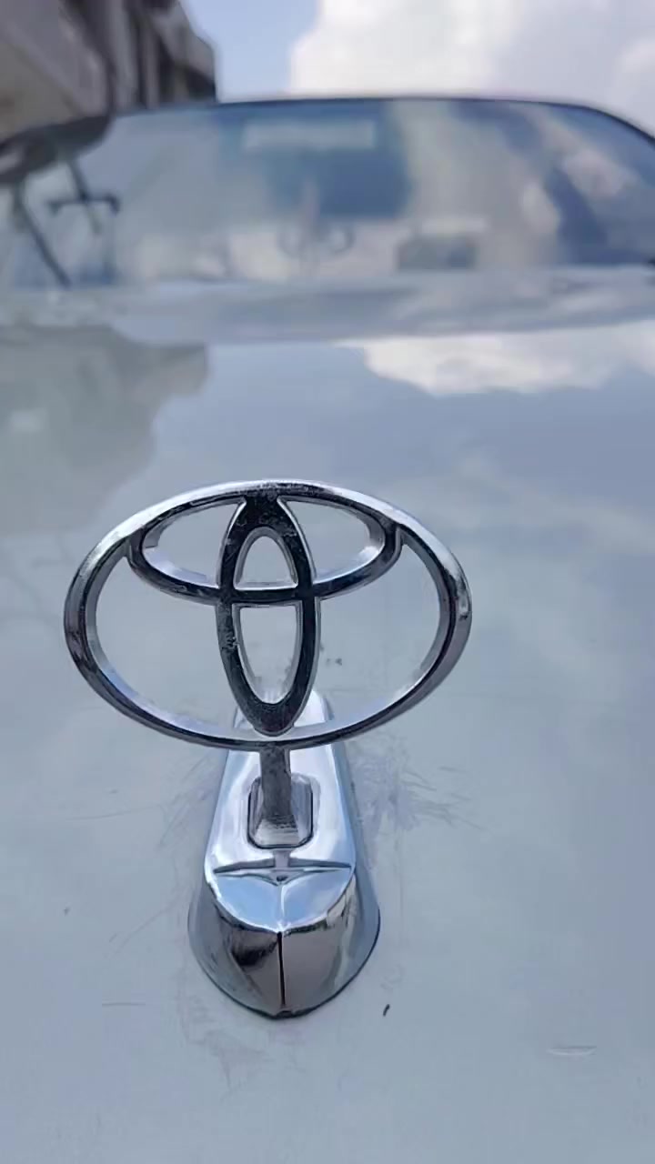 سلام عليكم بيع مستعجل سياره مكفوله جاهزه تبريد وياه سويج مكفوله كص ونقل جثه وضربه رقم بصره راعيها بل رفاعي تحويل ثاني يوم المكان واسط قضاء الحي رقم الهاتف ***********
