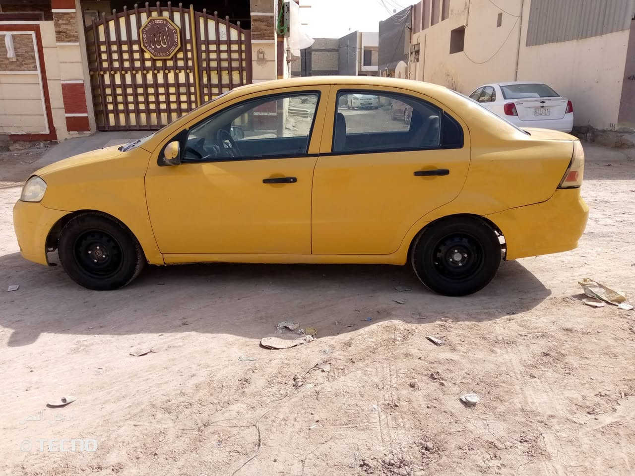 السلام عليكم 
افيو موديل 2013 خليجي كير اوتوماتيك 
مكينه 1600 رقم انكليزي مصفرة هيئة وغرامات 
للبيع والمراوس السعر 55
مكان بابل 
تفاصيل اكثر اتصل على رقم ***********
