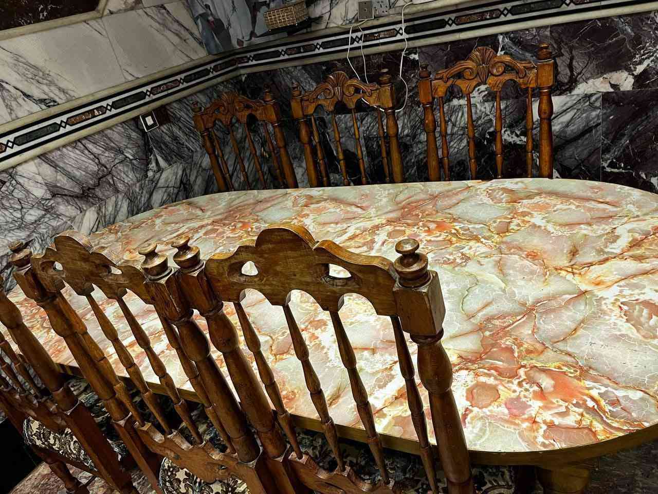 سلام عليكم للبيع ميز طعام صاج أصلي مع 6 كراسي صاج السعر 250 او بيهه مجال مكاني بغداد الامين الثانية رقمي***********
