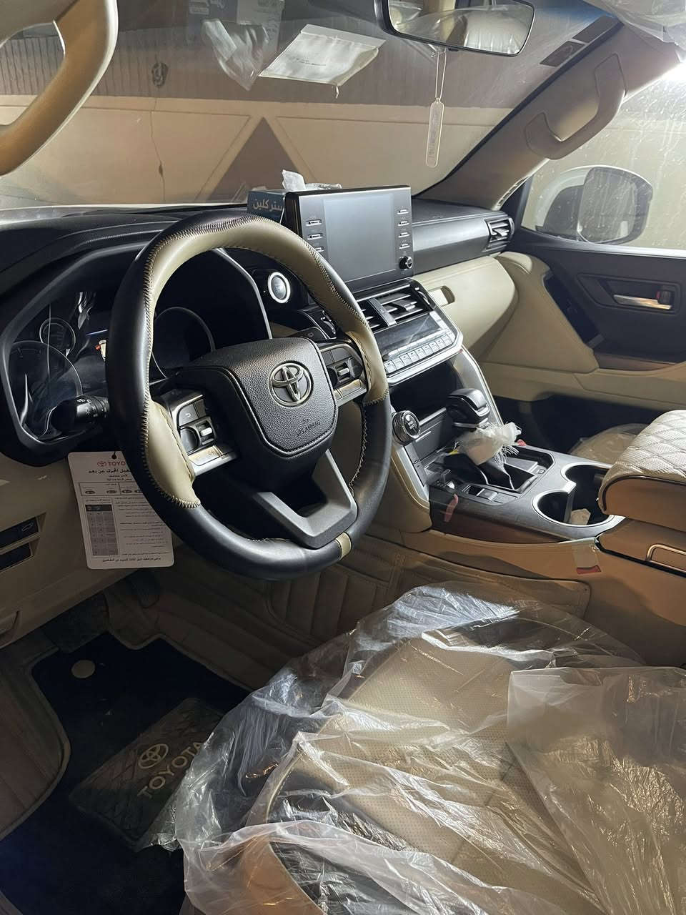 السلام عليكم
لاندكروز 2022 سبعينيه 
ساز ضمان
مواصفات معروفه 
ماشيه 12 الف جديده 
مكفوله من كلشي
مكان بغداد
للاتصال ***********
