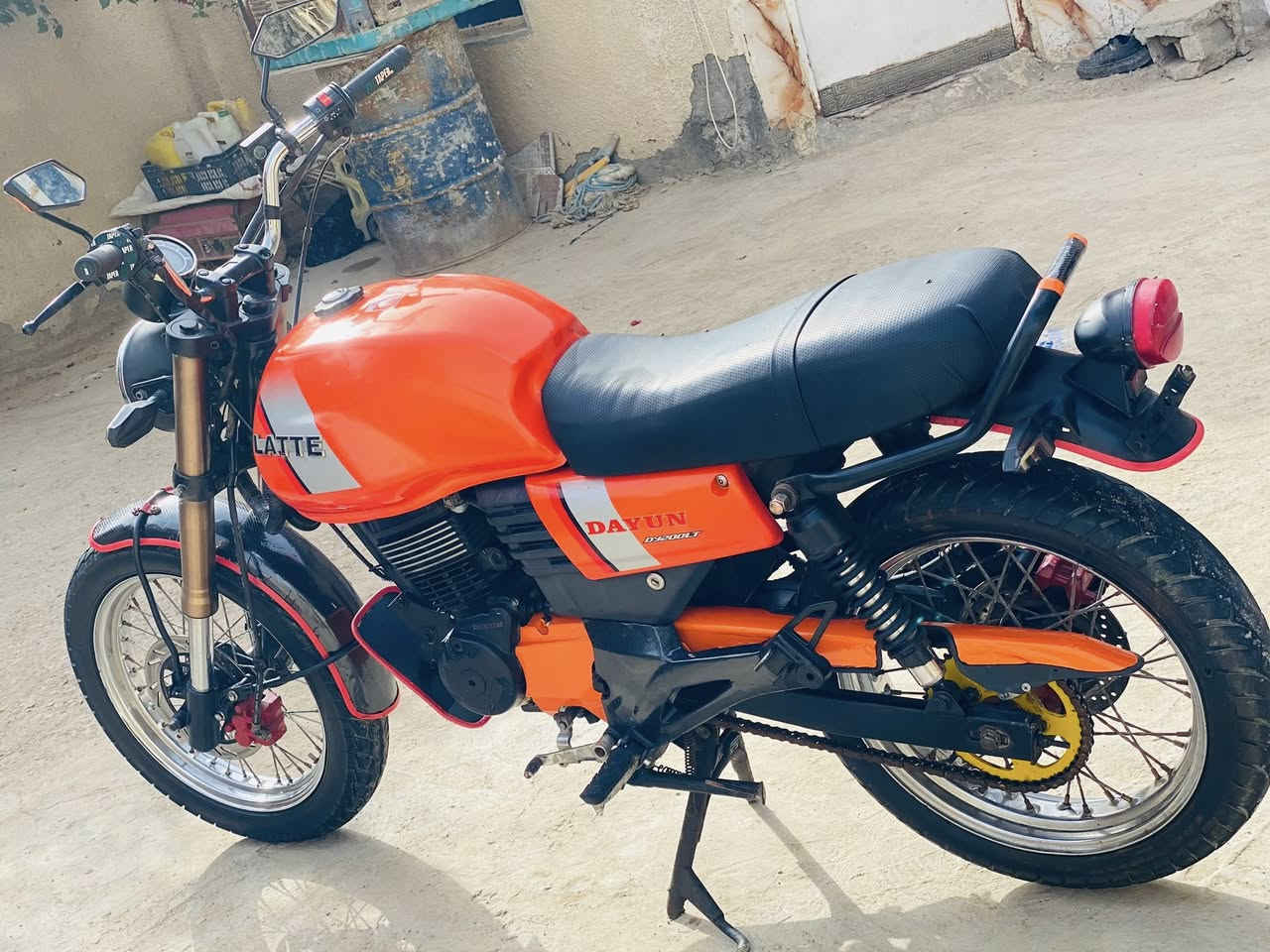 لاتي ٢٢ اوراق اصولي كهربائيات شغاله مزوده گزوز رياضي تغليف كاربون مكينه مفيلسه فقط شرط لاتنقيص ولاتبخير شلعه بطناش سعرها ١٢٥٠ بيها مجال قليل مكانها قضاء النصر ***********
