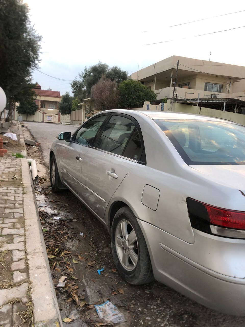 سلام عليكم.. سوناتا للبيع موديل 2010 محرك 2000صبغ عام صدر ٧٠٪ضرر مبدل جاملغ امام وضربه ب الجنطه رقم مسعر ٨٥وبيه مجال رقم الموباي ‏‪0783 735 6566‬‏
