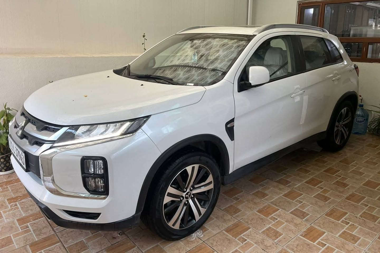 میستۆبۆشی ASX مۆدیل 2022 ڕەنگی سپی 
 تەنها ۲۲٠٠٠ کم رۆشتووە
فول مواسەفات : 
شاشە - بەصمە  - کامێرە  -
 سڵایت  - کوشن جلد  - لایت زینۆن 
تەحویل و غەرامە بەشەرت
یەک پەڵەی بچوک ساردی هەیە شایەنی باس نیە 

سـعـر : لە کۆمێنت داوابکە ڕاستەوخۆ بۆت دێت 📥 

گێر و مەکیەنەی بەشەرت 
هیچ کێشەیەکی تێدا نییە 

ژمارەی خاوەنەکەی 
***********
