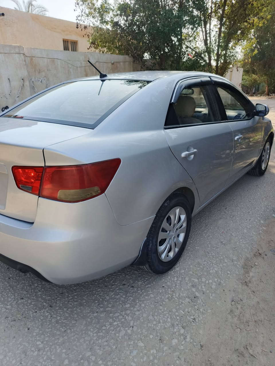 سيراتو ٢٠١٢ مكفوله من الضربه فقط صبغ حزام اثر جراد مكينه كير حداديه تبريد تخم تاير كهربائيات كله جديد ماعايزه برغي رقم كربلا انكليزي مكان السياره كوفه السعر ٨٥ وبيها مجال ترهم مراوس 
***********
