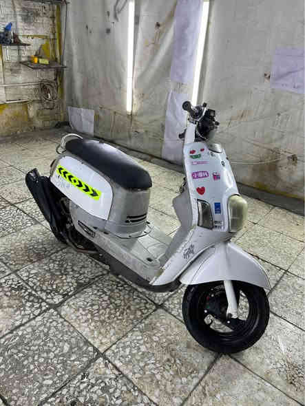 السلام عليكم 
***********
***********
السعر 450 وبيها مجال
العنوان بغداد حي الجامعة 
للبيع ماكس بوليس سرعة 120 مكينه 49 بدون لا نضوح ولا تبخير ولا صوت صدر امامي خلفي شغال بريك امامي خلفي شغال كلجات بلاديه شلعة معدل صالنصه رياضي FM تايرات امامي خلفي.جدد كفرات بلاديه مختمه نضافتهن 70‎%‎ كهربائيات سلف شغال لايت امامي خلفي شغال اشاير يمنه يسره شغال هورن شغال باقي الدراجة موضحه بالصور  بيها ملاحضات بسيطة للاستفسار ع الرقم 👆 بغداد
