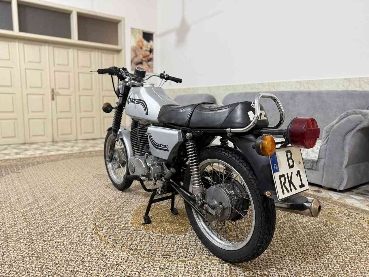 سلام عليكم للبيع مال باله بلادي بلا صبغ ستندر ماماشي بلعراق مكان نجف الاستفسار عن هذا الرقم *********** تحياتي للجنايه
