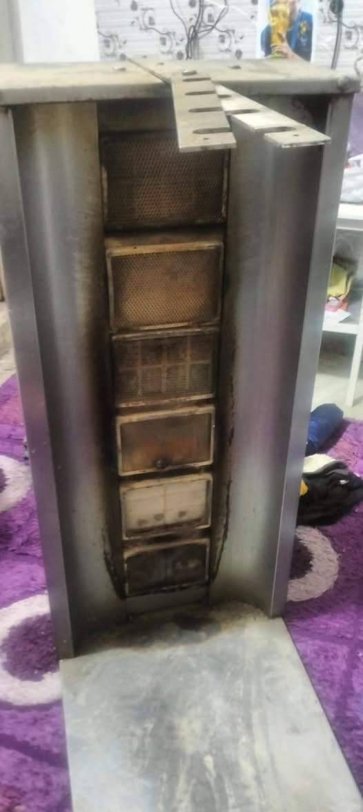 للبيع
***********
شوايه دجاج  كرل بركر وشوايه كص وفتاجه عجين وكابسه صاج
