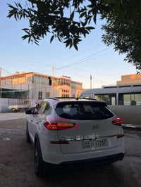 توكسان 2019 خليجي الكاصد ماشية 57 الف وعالفحص  وجديدة السيارة وظع الشر...