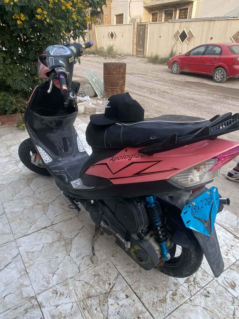 ماكس للبيع فول مواصفات نظيفه حيل محرك بلادي 49 ما مفتوح جيب مصلح وافحص ما نقاصه اي شي كدامك ومرتبه فول كفراته (تجاريه كدامك ورديه تخبل +(كفراته البلاديه تجي وياها) ومرتبه حيل دراجه بلاديه وتخبل 
السعر/700 بيه مجال 
مكان/حله ابي غرق
تواصل/ راسلني او واتساب ***********
