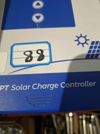 تتوفر لدينا منظم جهد mppt كافة الاحجام للتواصل عل الرقم ٠٧٧١٤٢٧١٧٥٣ وي...