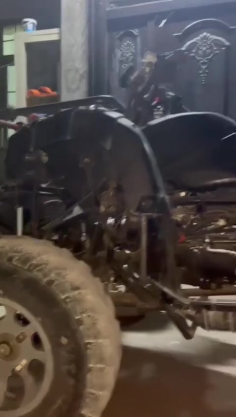 سەرەتا بەناوی  خوا ئەم چوار تایە بۆ فرۆشتن مەزبووتە بێکێشەی  سعری 450 هەزار و معەمەلە 
لەگەڵ ڕێزمدا شوێنمان سلێمانیە
***********   ***********
