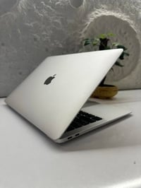 🔥 عرض مميز – MacBook Air 2020 🔥 💻 جهاز أنيق وخفيف مثالي للدراسة والعمل...