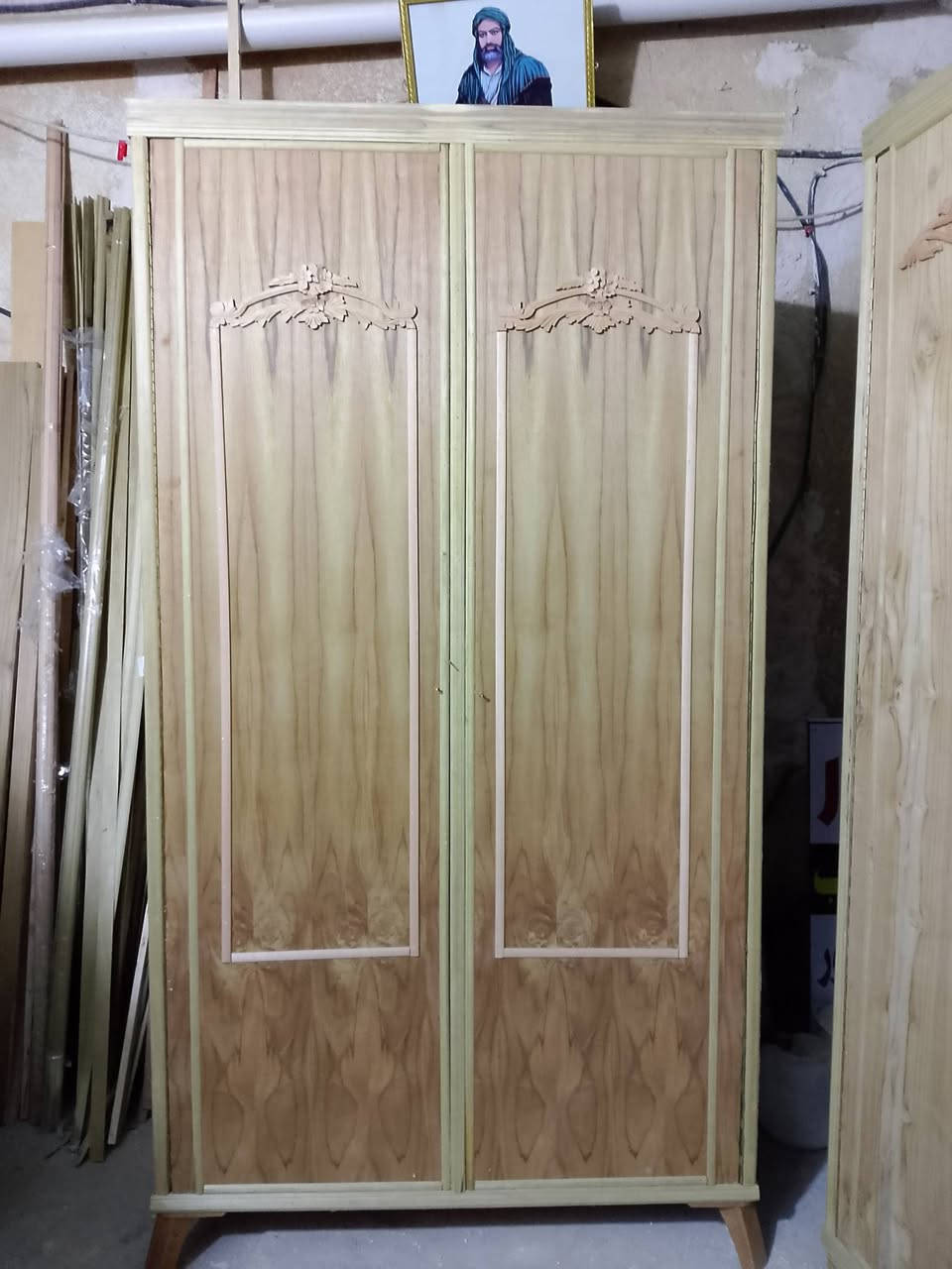 السلام عليكم لبيع كافه كناتير و بوفيات وبواب وجرابي شغل حسب الطلب وديكور شغل تسكام بلوك صاج (عنوان ميسان حي النداء قرب اساله ماء )  ستفسار اكثر(***********)
