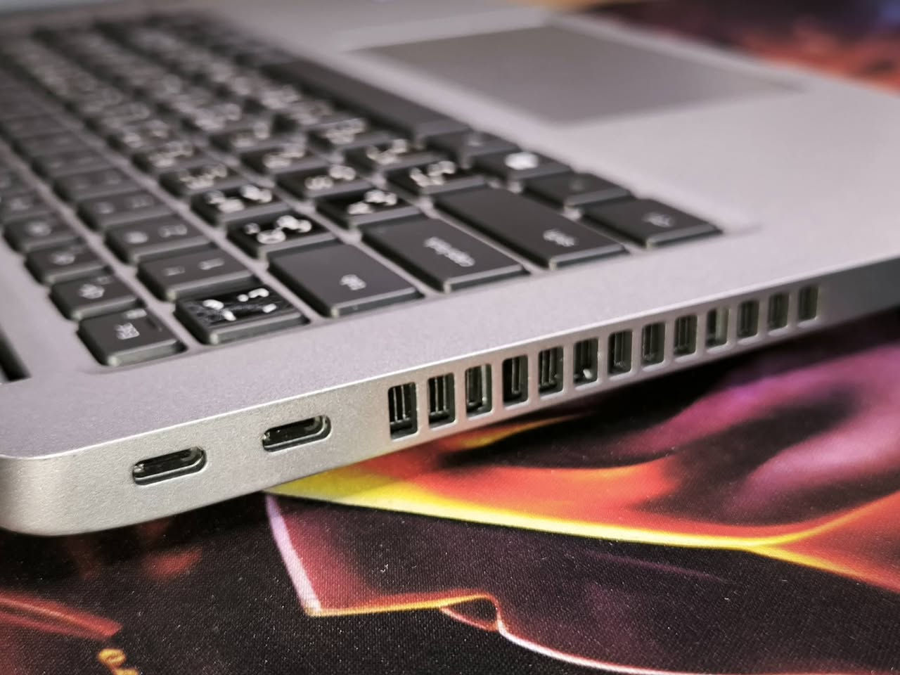 فرصة قوية لا تعوض 💻
💼 Dell Latitude 5430
لابتوب عملي وقوي للدراسة، الشغل، والتصميم الخفيف إلى المتوسط
المواصفات:
🔹 معالج Intel Core i5 الجيل 12 (أداء سريع وحديث)
🔹 رام 16GB DDR4 (سلس بفتح أكثر من برنامج بنفس الوقت)
🔹 خزن 512GB SSD M.2 (سرعة إقلاع ونقل ملفات عالية جداً)
🔹 شاشة 14 إنج FHD واضحة ومريحة للعين
شنو يفيدك هذا الجهاز؟
✅ مناسب للطلاب والموظفين
✅ سريع بالبرامج الثقيلة مقارنة بالأجيال القديمة
✅ خفيف وسهل حمله يومياً
✅ بطارية عملية للاستخدام خارج البيت
شنو يشغل؟
✔️ برامج الأوفيس كاملة (Word, Excel, PowerPoint)
✔️ برامج التصميم مثل Photoshop
✔️ AutoCAD للأعمال الدراسية
✔️ Matlab و +C
✔️ تصفح ثقيل وتعدد مهام بدون تعليق
✔️ ألعاب خفيفة ومتوسطة
السعر: 500,000 دينار عراقي
التوصيل: 5,000 دينار لجميع محافظات العراق
الهدايا مجاناً:
ماوس + ماوس باد + حقيبة لابتوب + وشاحنة + تغليف احترافي جاهز كهدية
يوجد مجال بحدود المعقول
للحجز والاستفسار راسلنا عالخاص 📩


**إذا كنت صاحب هذا الإعلان وتريد حذفه لأي سبب، رجاءا أرسل رسالة إلى الدعم الفني**