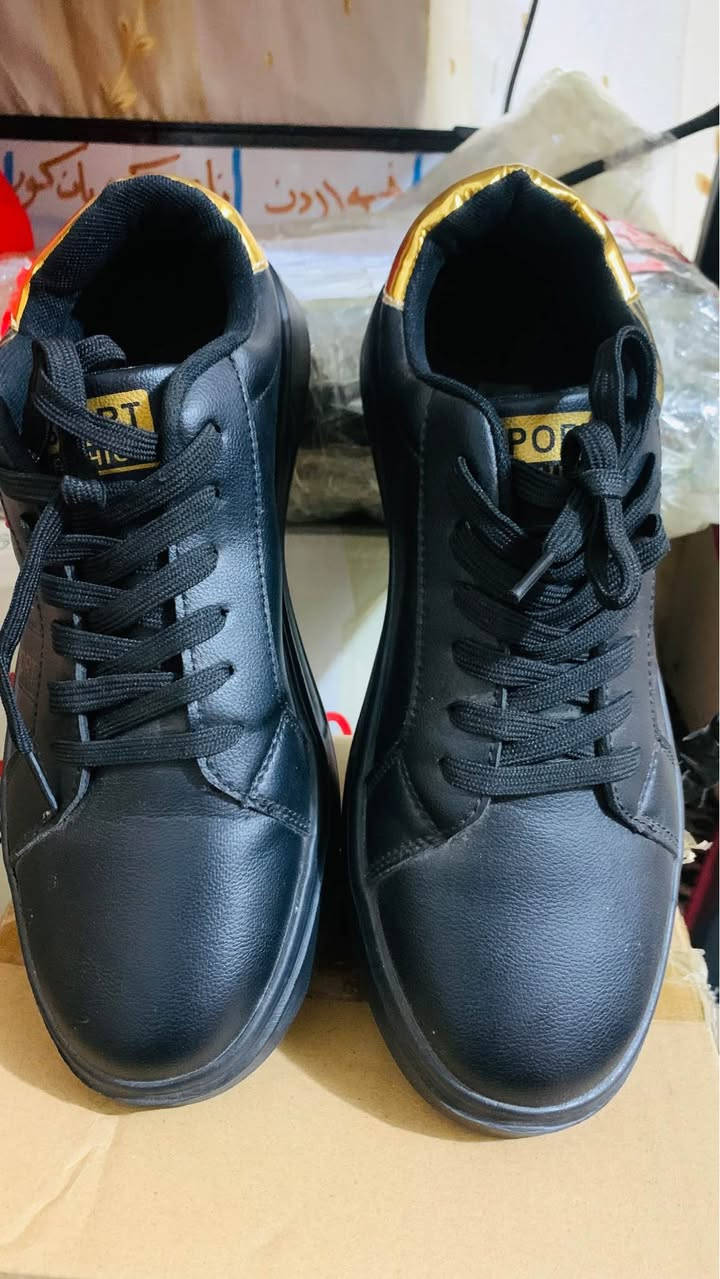 پێلاوێکی 
فاشیۆن سپۆرت شمشمل, السليمانية


**إذا كنت صاحب هذا الإعلان وتريد حذفه لأي سبب، رجاءا أرسل رسالة إلى الدعم الفني**