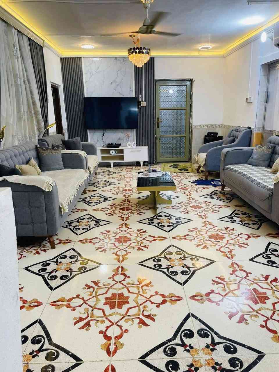 🏡 #دارللبيع  طابقين
♦️العنوان / خلف قصر الحاج خيون
المساحة 150م مربع
 - استقبال 
 - غرفة نوم عدد ٢
- صاله 
 - مطبخ  
 - صحيات داخليه
 - درج داخلي
طابق ثاني
غرف نوم عدد ٢
صحيات
داخل دربونه 
☎️ للإستفسار يرجى الاتصال 
بالأرقام الموبايلات الواردة أدناه
📲 ***********   متوفر واتساب 
#نستقبل_طلباتكم__وعروضكم 
مكتب بغداد للعقار الشطرة  الآمن للتسويق العقاري  ___
 الشطرة /شارع الفلكه قرب كراج الحضارات
