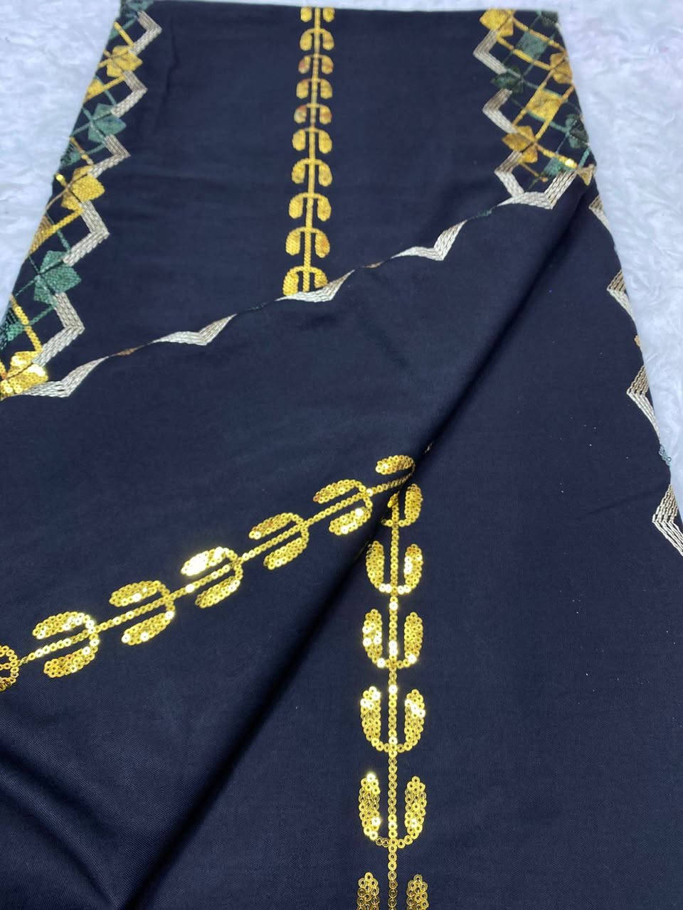 كشمير ايطالي جمله ومفرد الحجز وات ساب *********** يوجد توصيل سريع لكل محافظات العراق خلال يوم واحد فقط
