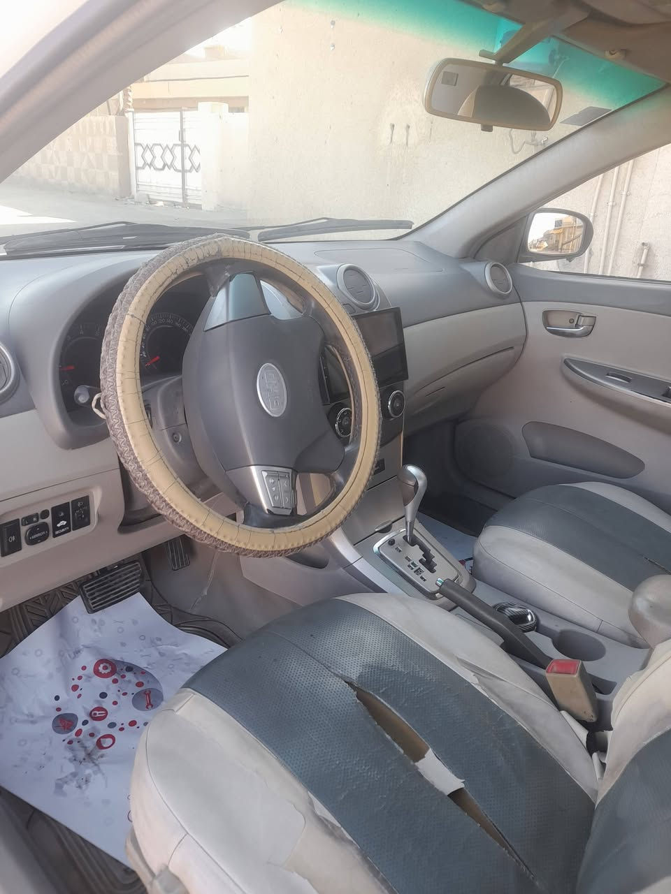 السلام عليكم بي وادي دي جي 3 موديل 2013 سيارة باسمي تحويل ثاني يوم محرك وكير جديد مكفولات صدر جديد كهربائيات كلها شغاله تبريد شغال سيارة بصمة حساسات كلها شغاله ترايها بصرة اذا تريد بيها طخات بالباب مال سايق والجاملغ الايسر طخات بسيطه بيها خياسات بسيطه بالجاملغ الخلفي السعر 50 وبيها مجال بسيط للشراي العنوان بغداد التاجي موبايل ***********
