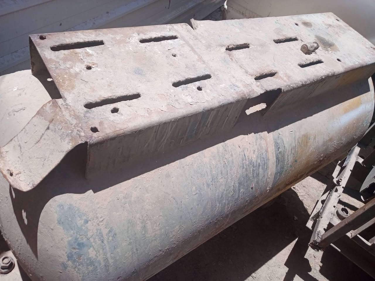 السلام عليكم
بطل كمبريسر هواء 
بطل نضيف وبلادي حجم ثقيل 
مكاني بابل المركز نادر3 
السعر 400الف دينار وبي مجال 
***********
