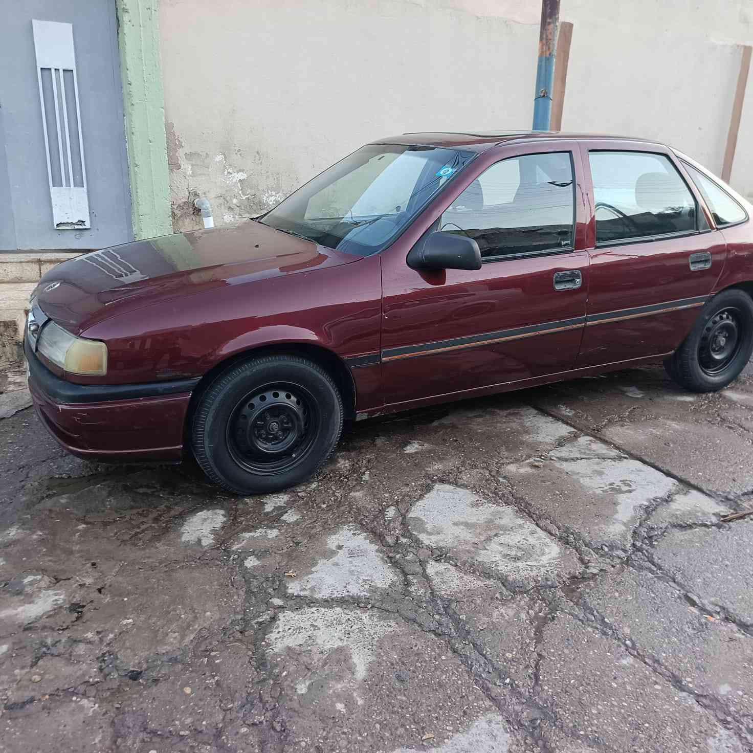 السلام عليكم 
فكترا للبيع حجم 20
مصبوغه جماليه 
موديل 90
السنويه إلى حد ال 2029 تسقط 
السعر 40
***********
شرط التحويل
