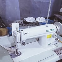 مكينة زوجي  حوزة خشنة  ابرة 23 شغالة تمام للأقمشة السميكة السعر 250بغد...
