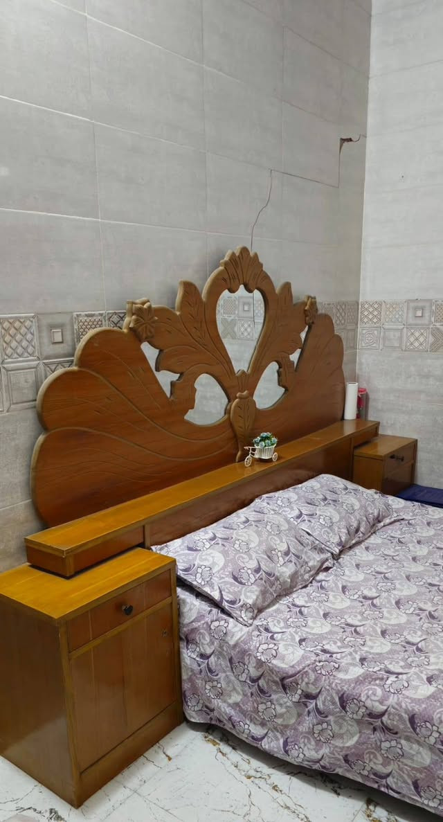 غرفه للبيع  جديده  محلاظه بدون حربايه تاج جربايه وكومديات وزاويه وكنتور وميز مرايه مكاني كربلاء  ***********
