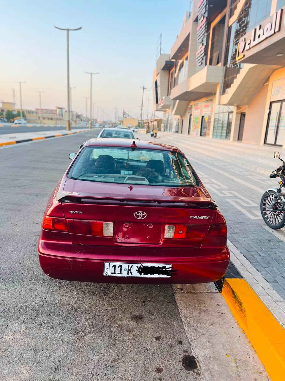 كامري موديل 2000
محرك 2400 ابو كف جديد
تبريد خير من الله 
مصبوغه عام 
ضربتهه بل جنطه شي بسيط
رقم بغداد بسمي 
مكان لانبار الكرمه 
السعر.     65 بيهه مجال بسيط 
التواصل   ***********
