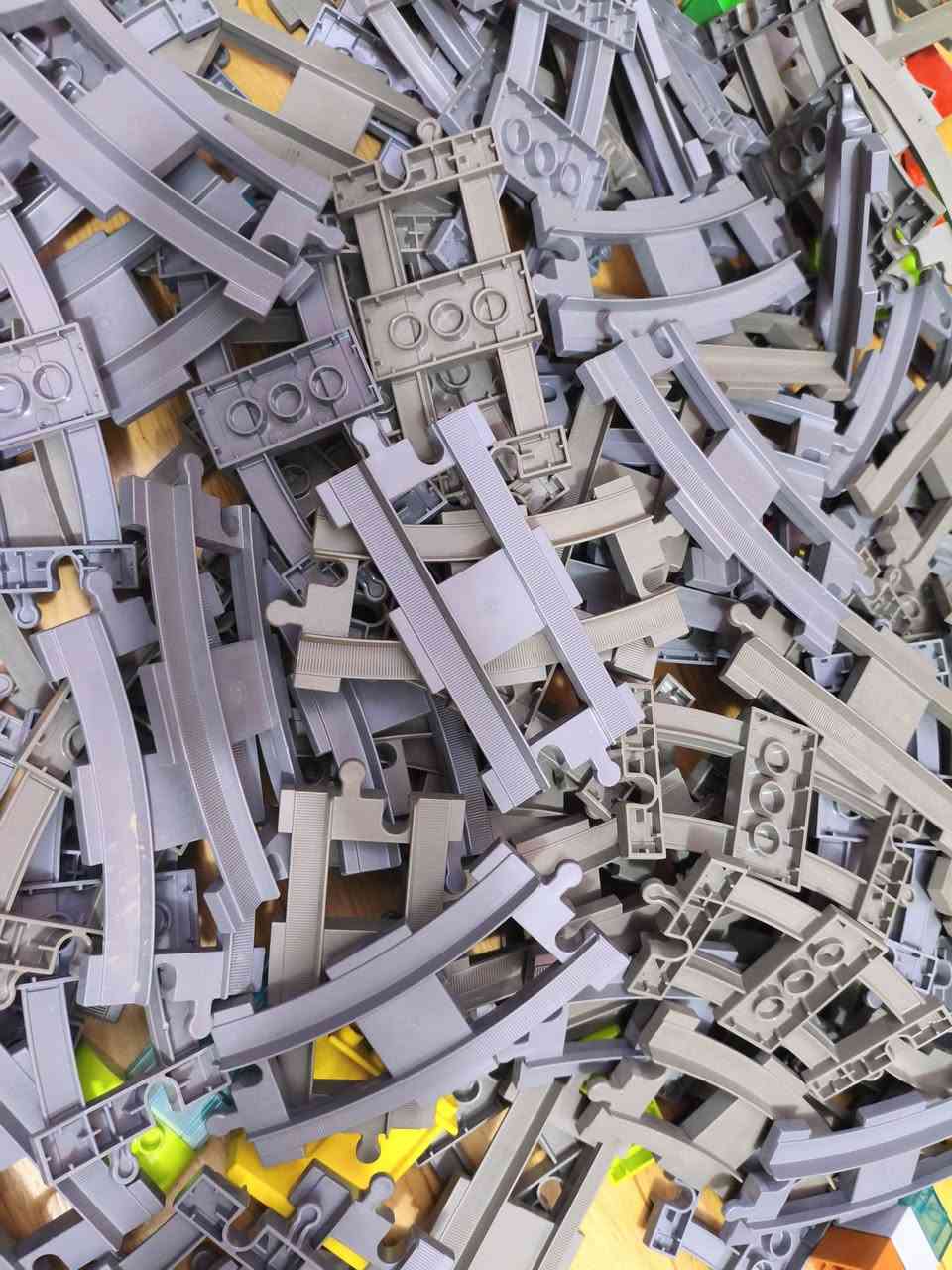 سكة قطار ليكو مختومة  تقريبا 200 قطعة متوفرة


**إذا كنت صاحب هذا الإعلان وتريد حذفه لأي سبب، رجاءا أرسل رسالة إلى الدعم الفني**