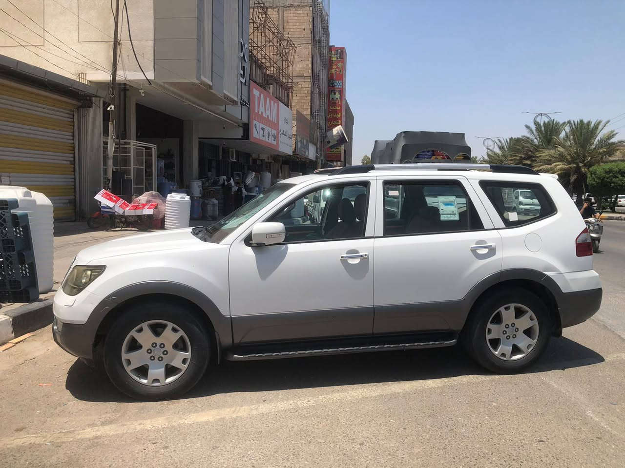 موهافي موديل ١٢ واحد على واحد كفالة عامة عدا مكانين بار مقدار ٤ أصابع كما موضح بالصورة رقم بغداد انكليزي بااسمي محرك جديد ب ٢٠٠٠ دولار مجموعة تبريد كاملة جديد راديتر ماء وصالنصة جديد حدادية قبل شهر امامي خلفي من الدعامية للدعامية جديد تبديل لايتات عدسة ب ٤٠٠ الف *********** / *********** مكان سياره كربلاء سعرها ١٣٨ وبيها مجال بسيط
