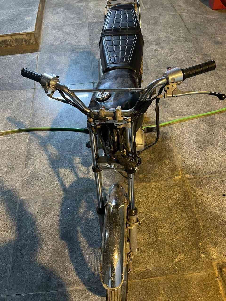 دراجه ايراني للبيع  في البصرة السعر 350 وبيها مجال  ***********
