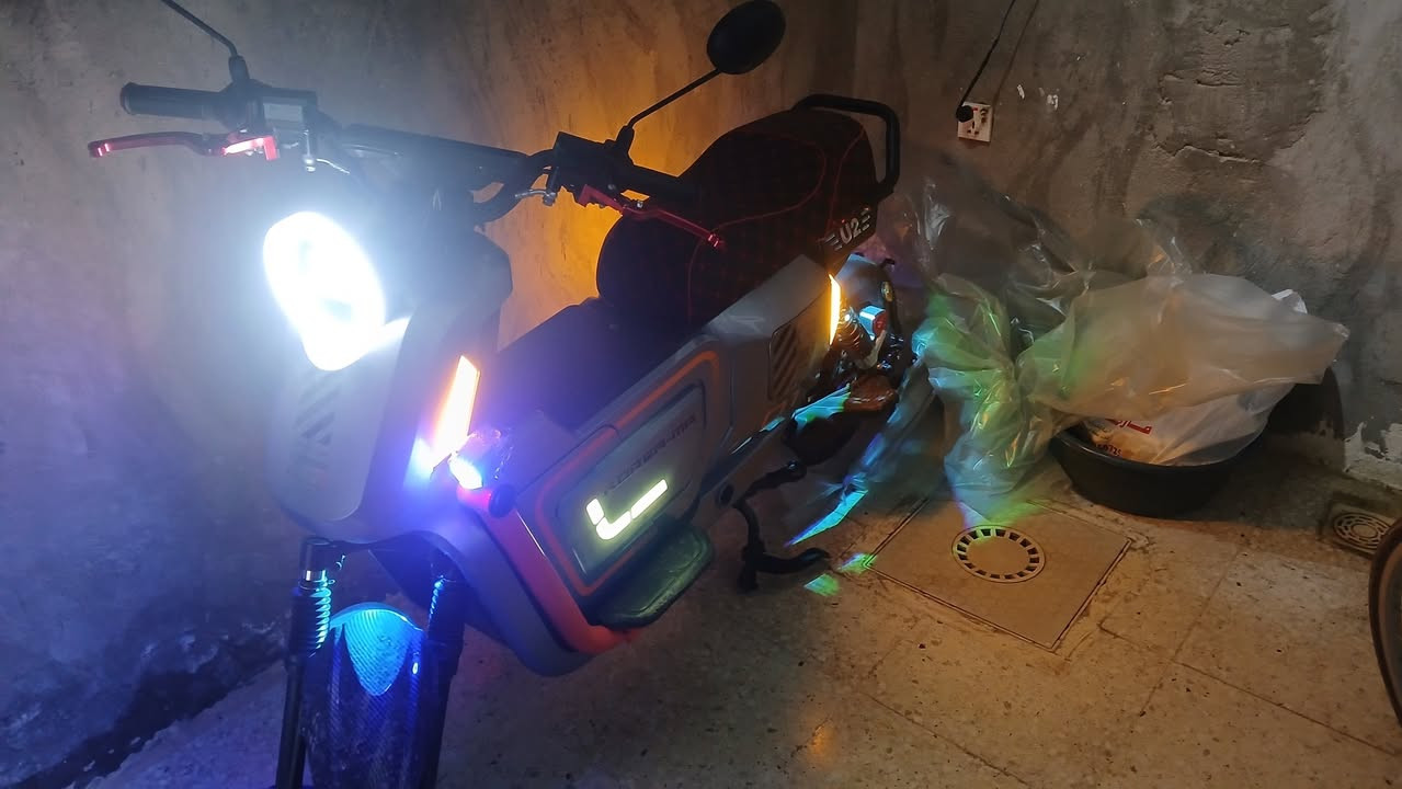 ابيع دراجه شحن بطاريه لثيوم عنوان حسينيه قرب شارع ابو سمير *********** وتساب فقط سعر ٨٥٠ دراجه نضافه ١٠٠%
