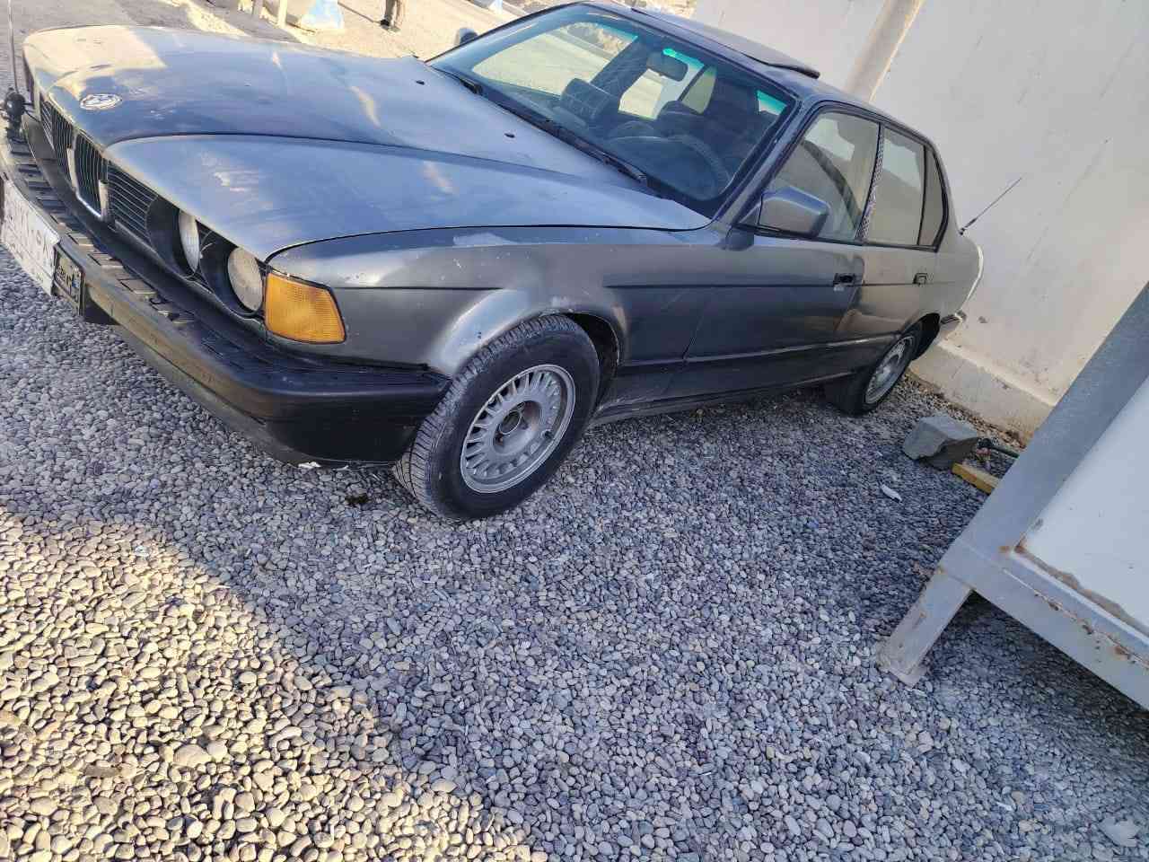 السلام عليكم بيئم 730 رقم نينوى الماني بسمي سنويه لنهايت ال27 السياره مكصوص بس مسجله محرك شرط جديد طك ماصار سنه من شديتو شرط صوتو مال كبس وشرط مامفتوح خلاص كير جديد شرط ترايك 200 تبريد شرط ثلج سياره جاهزه صدرها نص ونص  وتريد ترتيبات شاشه وكامره وكهربائيات كلها شغاله السعر 25 وبيها مجال *********** وبيه واتس الصبح مغلق راسلني
