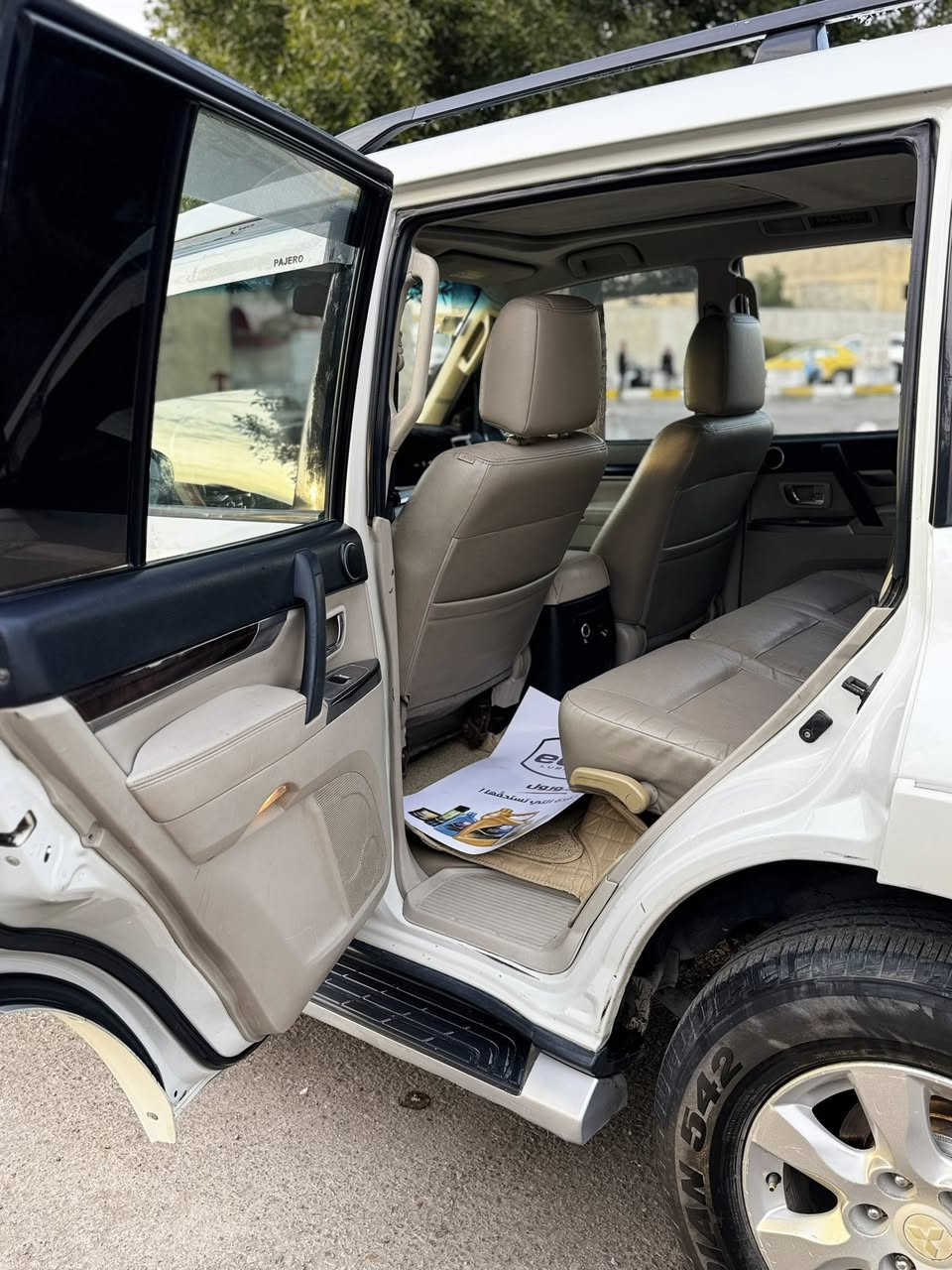 سلام عليكم
باجيرو مديل 14 رقم بغداد 
فول موصفات حبتور 
بيه ٣ قطع صبغ بدون دواخل 
السعر 138وبيه مجال 
مكان بغداد 
***********
