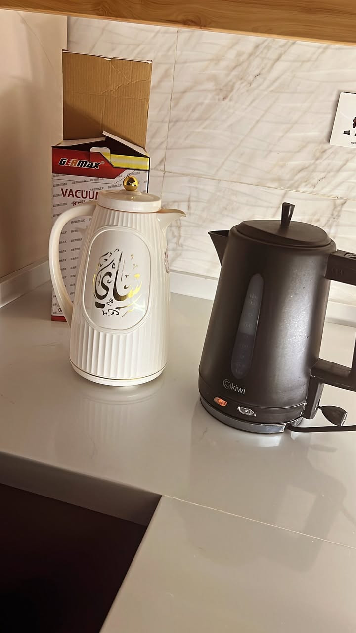 كاربد. ٤*٦  150
رف خشب ٣٠ 
رف حديد كبير لتخزين جديد ٤٥ 
ستاند ملابس  حديد وخشب ٥٠ 
ترمز وغلايه ثنينهم ٢٥ 
غساله ٨ كيلو بيكو ٢٥٠ 
الأغراض نضافتهم ٩٥٪؜ 
الي مهتم فقط يدخل خاص 
مكانهم الجغيفي الثانيه


**إذا كنت صاحب هذا الإعلان وتريد حذفه لأي سبب، رجاءا أرسل رسالة إلى الدعم الفني**