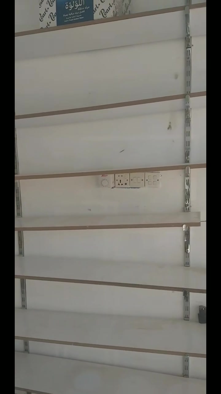 رفوف للبيع مع فارينه مع ميز والكرسي وعارضه الاكسسوارات 

12 خشبه ثفيل طول الوحده 290 سم 
مع 12 سكه حديده استيل
مع 40 حمالة او قاعده استيل للخشب 

الجهة الثانيه:::
رفوف حديد العدد 30 رف حديد الطول متر 
مع 15 سكه حديده استيل مع 45 حماله او قاعده للرف

مع فاتيرنه مكياج الطول 2 متر والعرض 90سم 

مع ميز مكتب وكرسي وعرضه اكسسوارات

الرفوف تتحمل اوزان ثفيله 
المحل كان خاص للشامبوات واامعطرات والمنظفات يعني كلهن اوزان ثقيله 

الخشب يتحمل اوزان ثقيله مثل الشامبوات والمنظفات ومعطرات الارضيه

السعر شلعه كل المحتويات 
450 الف دبنار وبيهن مجال 

المكان الناصريه الشموخ 
تريد تشتري راسلني خاص وتدلل


**إذا كنت صاحب هذا الإعلان وتريد حذفه لأي سبب، رجاءا أرسل رسالة إلى الدعم الفني**