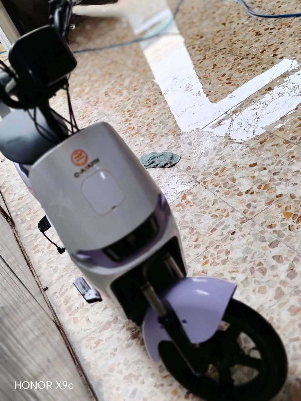 سلام عليكم دراجه شحن البيع من شركت قوه اليث دراجه اخت الجديده اربع 4️⃣ باتريات
1️⃣ /نوع ولي 
2️⃣ /الدراجه مكفوله كفاله عامه تمشيك بل ٢٠/١٥كيلو 
3️⃣ /دراجه لاطخه لاضربه بيعلك سونار 
4️⃣/سرعه 3نمر سراعه ٤٥ 
5️⃣/المكاني بغداد بسمايه قريه ١٠
6️⃣ /الرقم التصال  ***********
7️⃣/وتساب /***********
