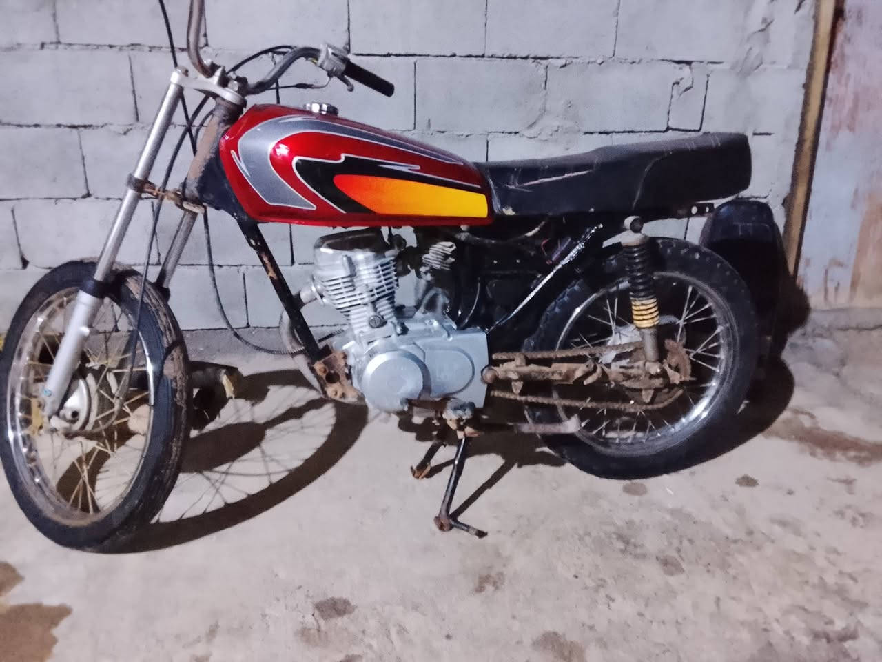 اسلام عليكم دراجة نامة محركها مامفتوح سعرها 400 وبيها مجال مكاني شط العرب الجزيرة 
وهاذ رقمي ***********
