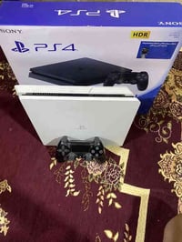 بلي 4 سلم مهكر نظام 9 بدون فلاش مساحته 1000  يعني 1T مكفول ع الفحص كله...