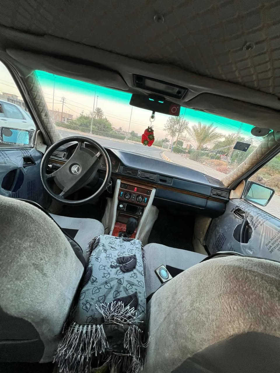 مرسيدس دب88 مكينة بطة
سنوية لغاية 2028
مكينة وكير مكفول + السيارة جاهزة
قواعد دبلات معمرات
السعر45$وبي مجال بسيط 
للشراي فقط ***********؟ رجاءاَ
