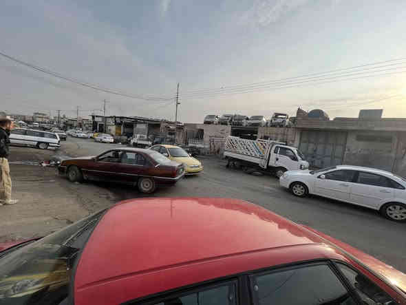 السلامُ عليكمْ ورحمةُ اللهِ وبرَكآتهُ. 
اودي 80 موديل 1992 محركها الاصلي 2.0 كابريتر برازيلي شرط دمعة المحرك لا خربطة ولا تأخير على حد علمي السيارة بيها صبغ بس جاملغ الخلف السائق وهي مبينة بالصور ميحتاج 
محرك وكير شرط المحرك معمره على ايدي كله احسن الاغراض 
كهربائياتها فول كلها شغالة تقفلها تصعد الجامات ويعلك السكن 30ثانية ويطفى طخمها صارف عليه على ايدي 
طخم تايرات جديد يوكاهاما ياباني اصلي
🌹سستم صوت مرعب تزويد بالخارج واني رممته  موجوده صوره
السيارة اني راعيها الشرعي اوكل واحول
السعر 50 وبيها مجال بسيط
 للطيبين اذا انت مو طيب ما انزلك. 
رقمي ***********
