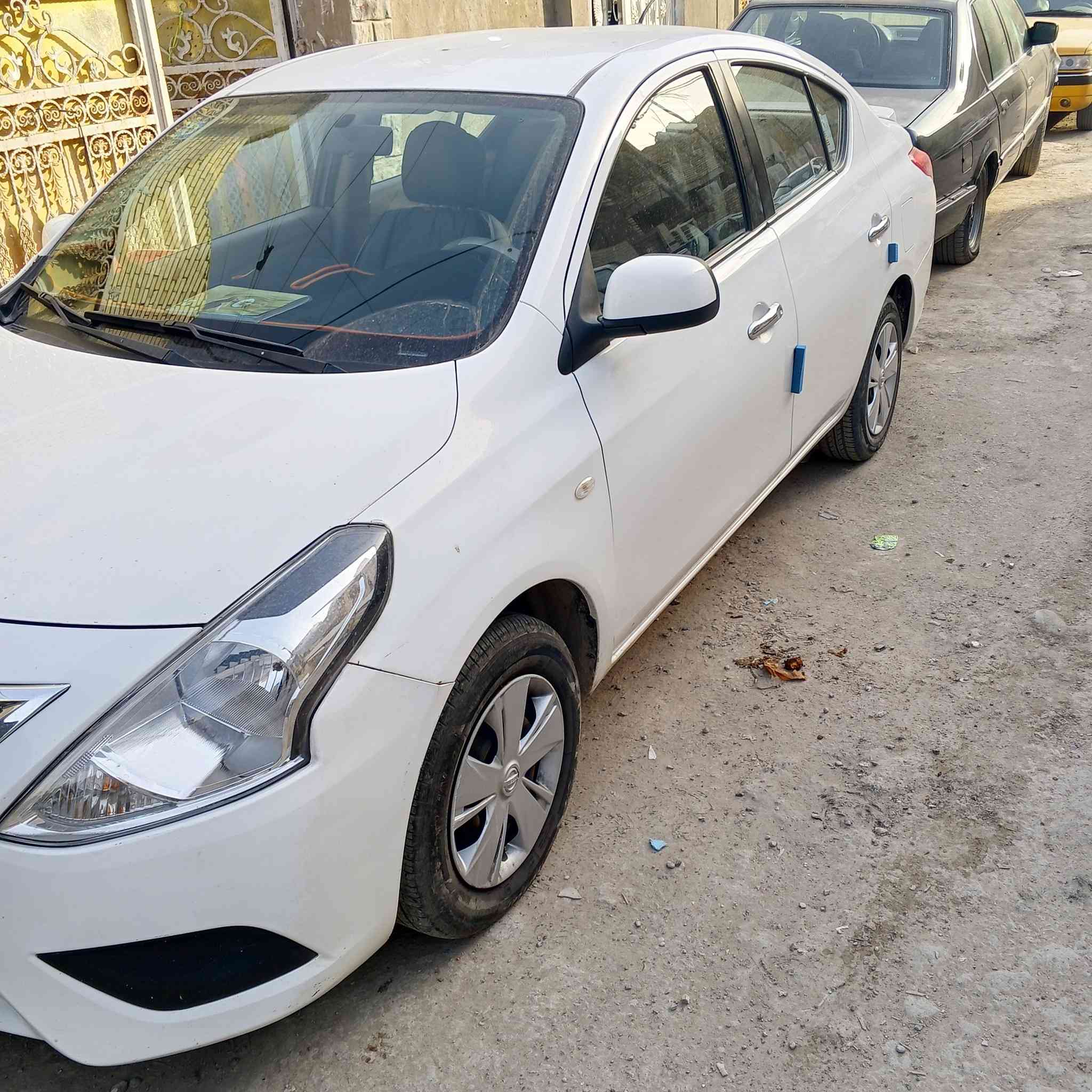 للبيع سياره نيسان صني موديل ٢٠١٩ مكفولة من الصبغ والمعجون كير ومحرك مكفول وتبريد ثلج شاشه وكاميرا رقم انكليزي بسمي شرط التحويل السعر 108 مكان البلديات شارع المصرف ***********
