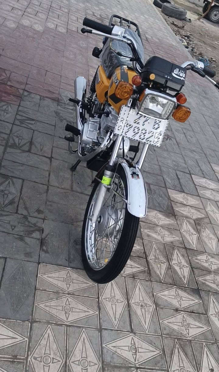 سلام عليكم     دراجه نامه شلامجه اصلي رقم او سنويه رقم نكليزي بسمي تحويل ثاني يوم  دراجه جديده كارتون الله شاهد تجي وتفحص اذا ابيها زلغ كروتك مرجوعه الك وعلي دراجه ثاني تبديله دهن الها شاصي 22  اصلي شلامجه وتعميره توني شهادها صالها شهر لو اقل او شرط كله اصلي اذا بيها شي تجاري تجي تاخذها بلاش وعلي شراي يجي خاص بي خير ويدلل مكاني ناصرية مركز قرب كراج الموحد رقم ***********
