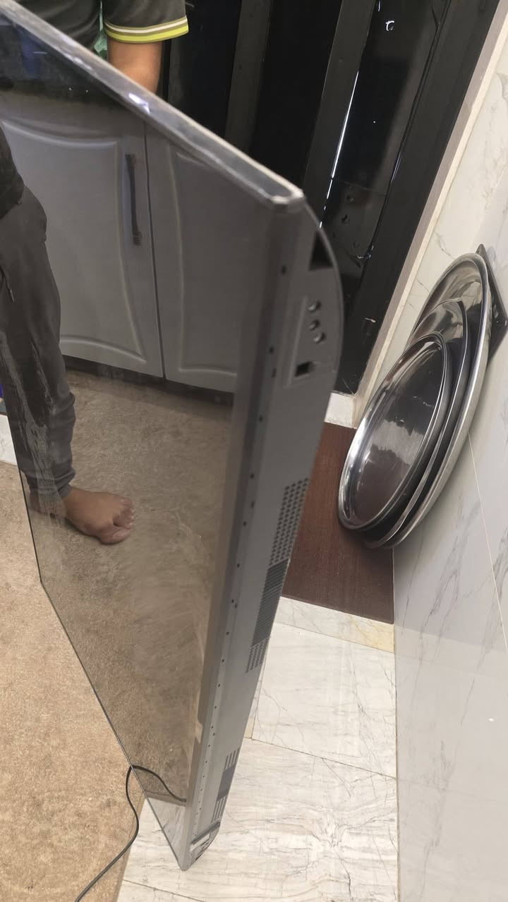 شاشه LG مستخدمه شهرين نضربت شاشه بل طوبه ونكسرت حجم 55 السعر 50 الف بيها مجال الاستفسار ***********
شاشه LG مستخدمه شهرين نضربت شاشه بل طوبه ونكسرت حجم 55 السعر 50 الف بيها مجال الاستفسار ***********
مكاني بغداد السيديه
