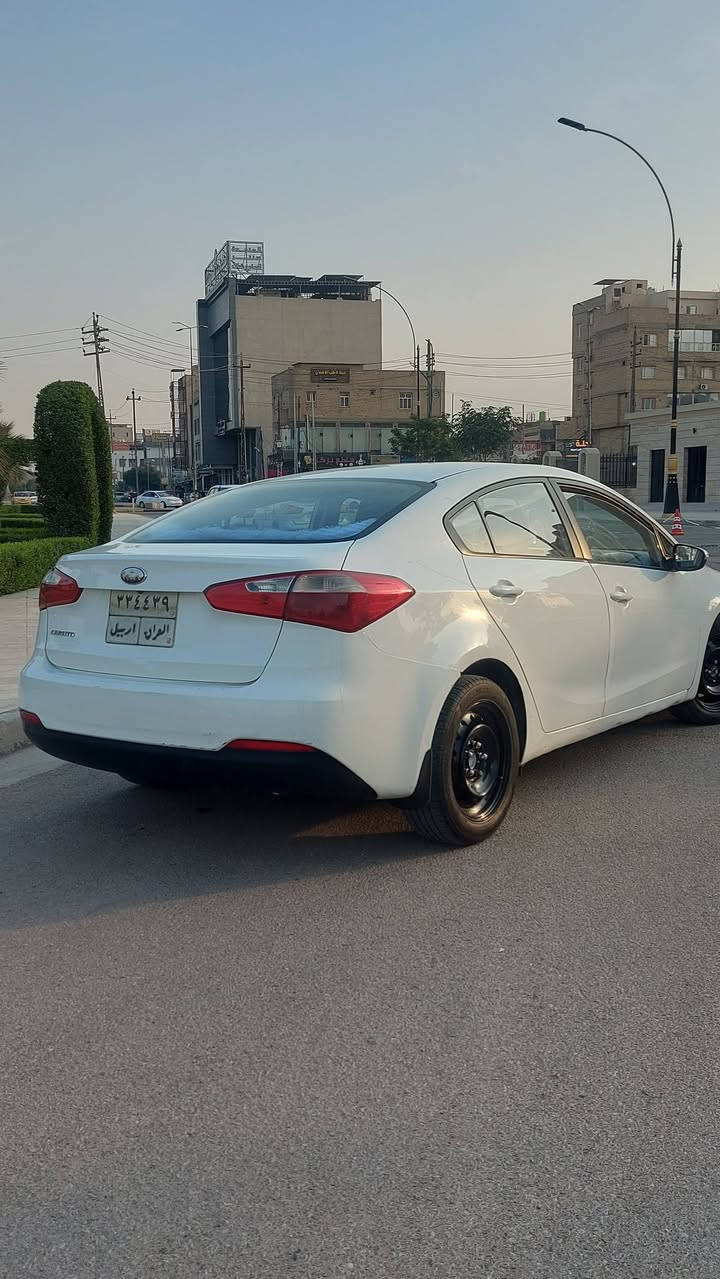 السلام عليكم سياره سيراتو موديل2014 خليجي اللون ابيض   رقم اربيل
مكينه 1600  السياره  حلوه مال جناي  بيه  صبغ بابين من جه السايق وجاملغ الامامي من جة الثانيه مصبوغ  تدفأه تبريد  تحكم استيرن  شاشه وكامره 
السعر104 بيه مجال
السياره خير من الله المكان كربلاء الحر   للتواصل هذا رقم صاحب السياره ***********
