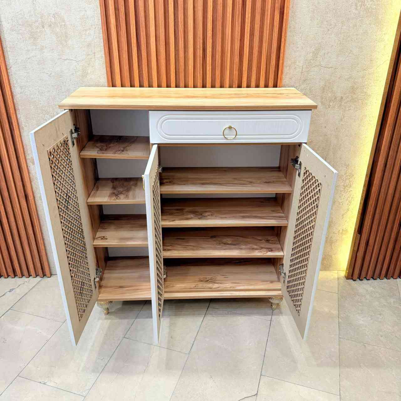 خزانه 3 باب ومجر 
ارتفاع 100 سم 
عرض 90 سم 
عمق 32 سم

للحجز والاستفسار يرجى مراسله على الخاص رجا مع صورة الطلب


**إذا كنت صاحب هذا الإعلان وتريد حذفه لأي سبب، رجاءا أرسل رسالة إلى الدعم الفني**