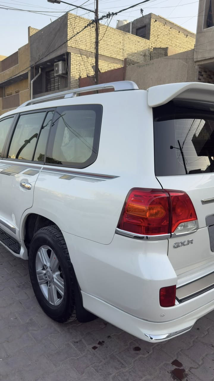 لاندكروز مديل 14 جديد جدا رقم بغداد ***********
