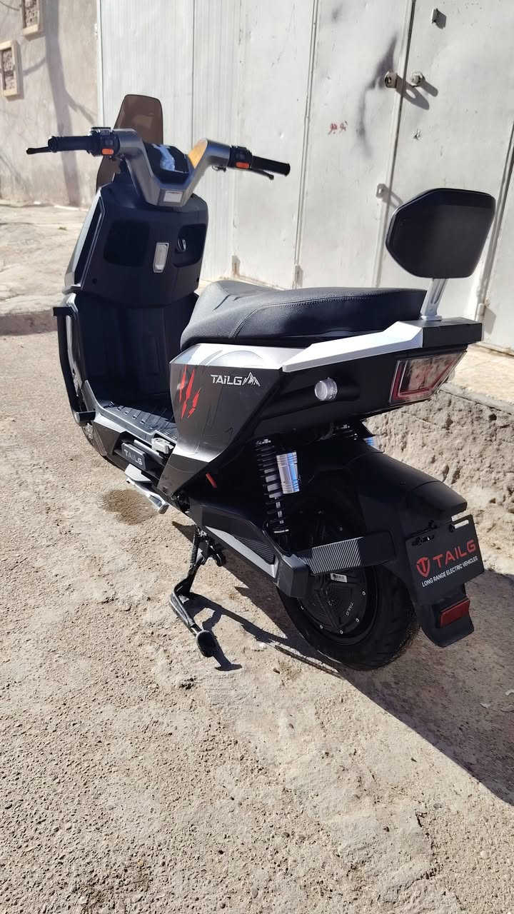 سلام وعليكم دراجه شحن قويه بصمه  اسويج تشغيل عن بعد اسمهة TAILG اقوه واحسن نوعيه بل سوك بس اعتازيت فلوس الدراجه بيهة وصف شراء كله كامل ماخذه 1300 من معرض كلشي وكلاشي بل صدريه السعر البيع مليون الدراجه جديده بعدهة المكان بغداد البياع رقم الهاتف ***********
