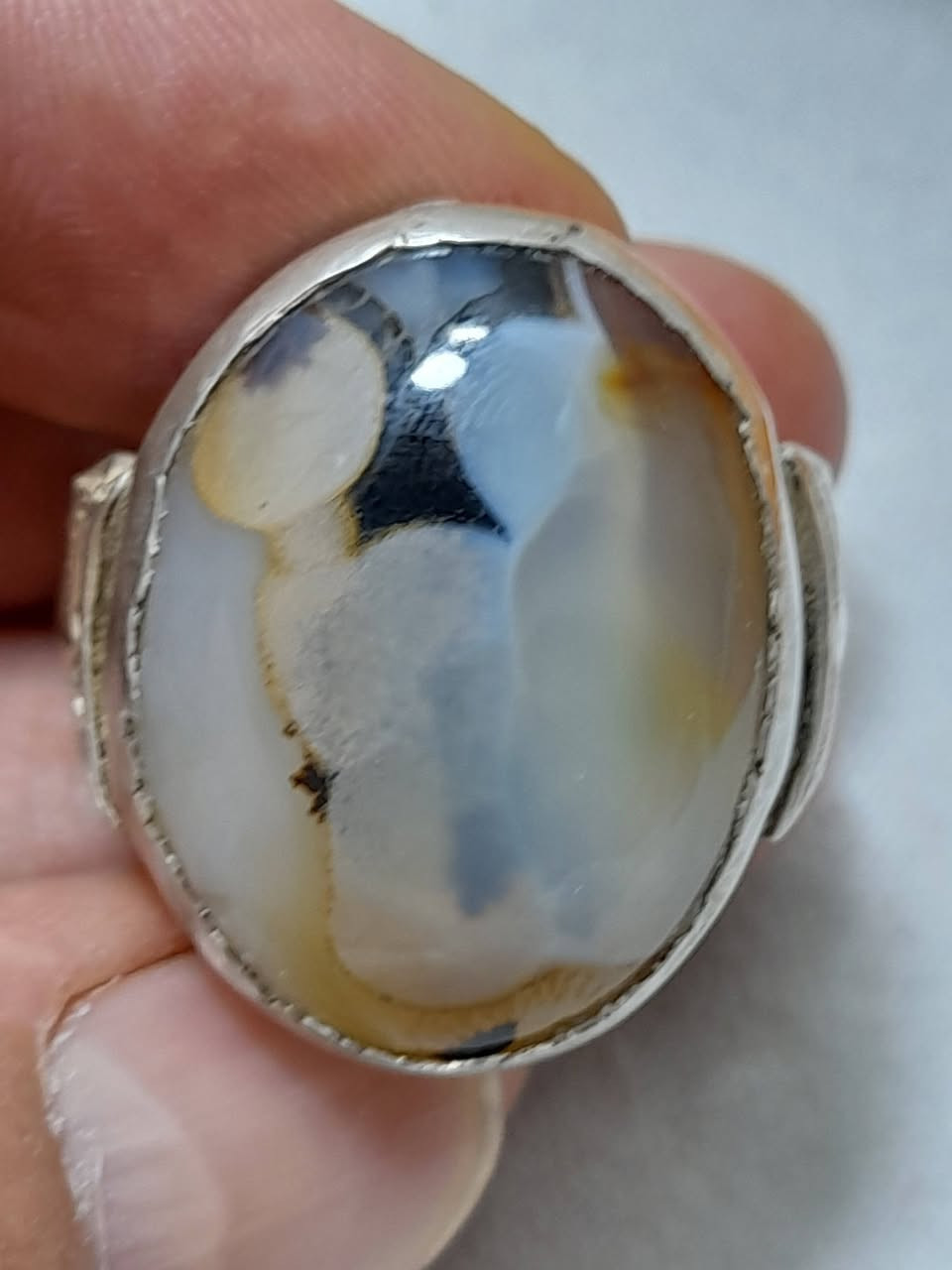 #ياالله
السلام عليكم ورحمة الله وبركاته 
نقدم لكم كل ماهو جديد ومميز 
متابعينا الكرام نقدم لكم خاتم فضه عيار 925 بحجر ( عقيق سليماني مصو رباني وطبيعي قديم ر قديم ) صياغة  وجميلة بسعر (150) الف والتوصيل (  5 )   اقوى عرض تحطيم الاسعار  للحجز والاستفسار مراسلة الصفحه او الاتصال على الرقم يوجد واتساب ‎0774 784 6745 يوجد توصيل الى كافة محافظات العراق 🇮🇶 🇮🇶
