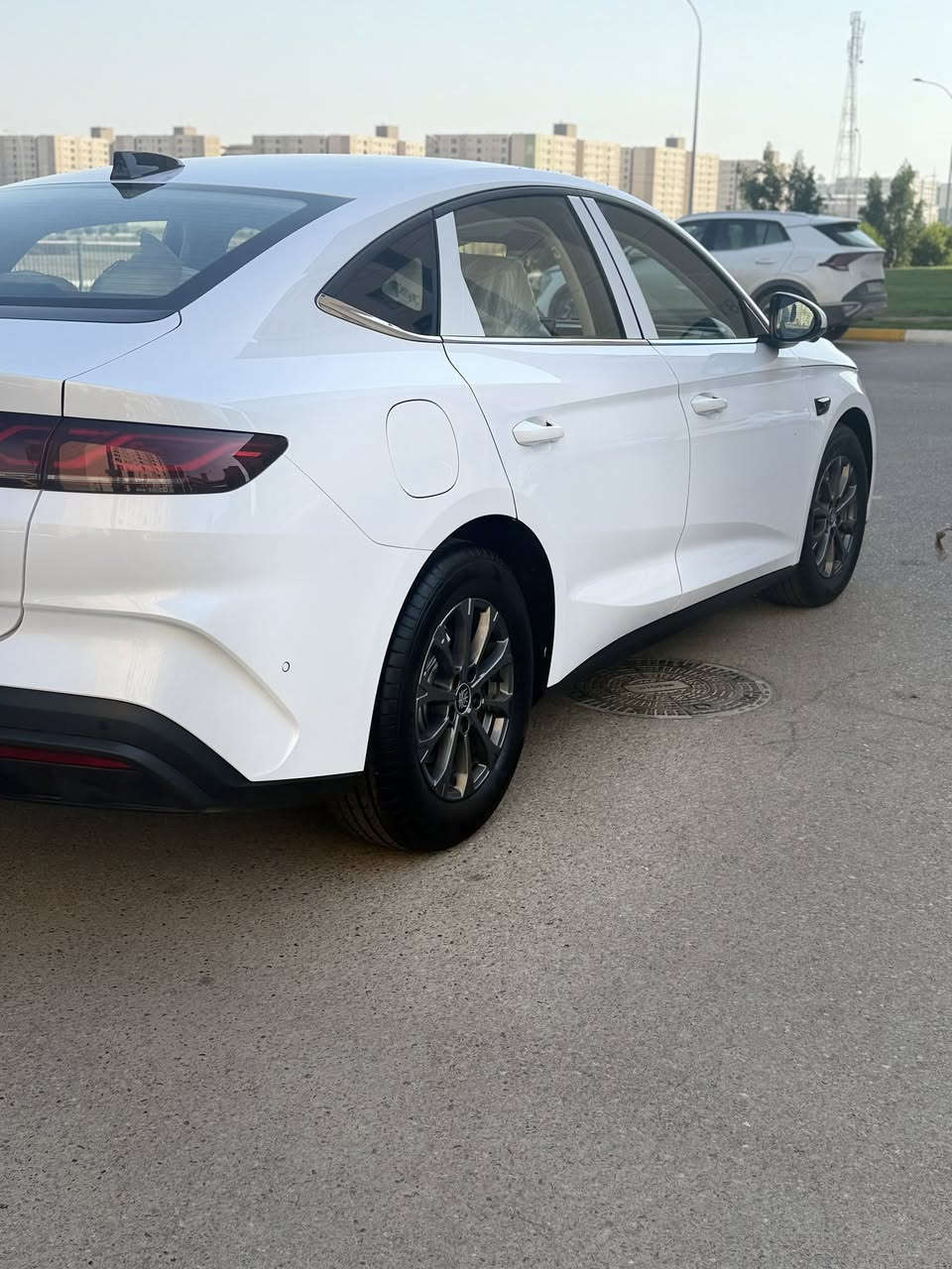 ‏سلام عليكم 
جن L للبيع
السياره مكفوله من كلشي
ماشيه 3000 
السعر 23500 
للاستفسار الاتصال 
‏*********** 
الموديل 2025
السياره 13 كامره
اوتو بارك السياره￼
